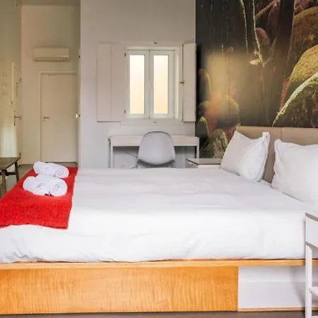 Moon Hill Sintra Hostel