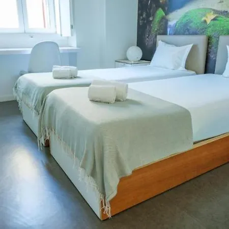 Moon Hill Sintra Hostel
