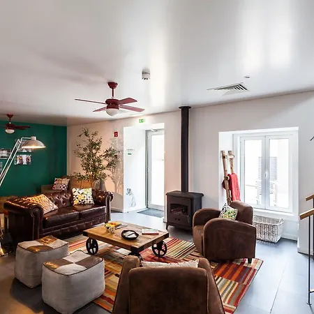 Hostal Moon Hill By Joivy *